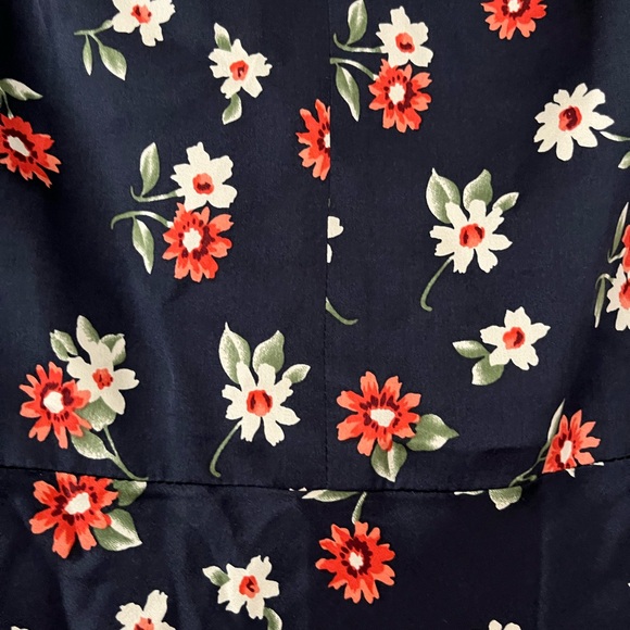 Silky Floral - Milly - Picture 11 of 11